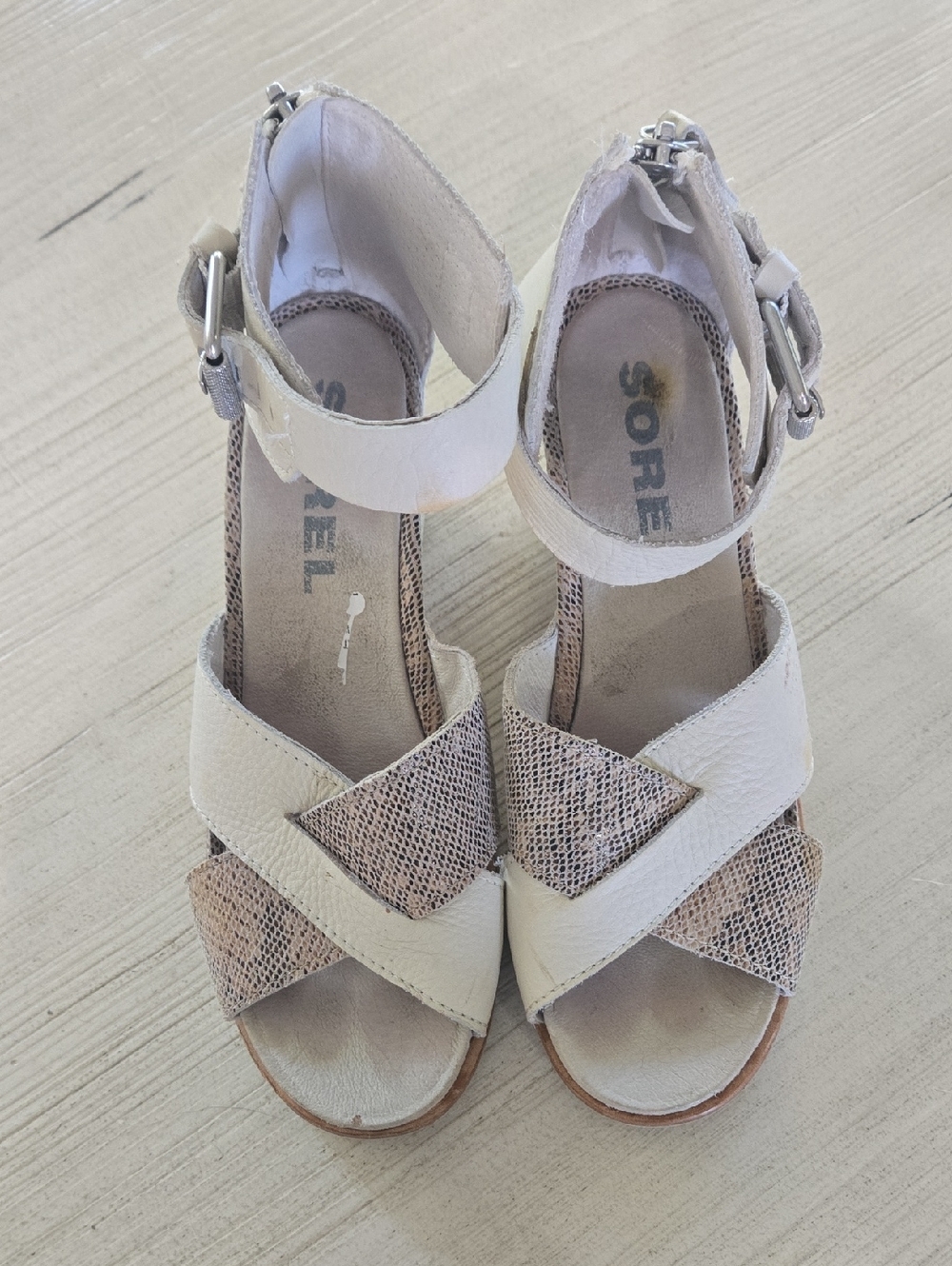 Sorel Women's Cream and Taupe Leather Crisscross Ankle Strap Sandals